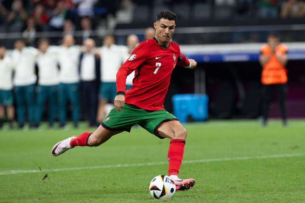 牢牢占据了 牢牢占据了