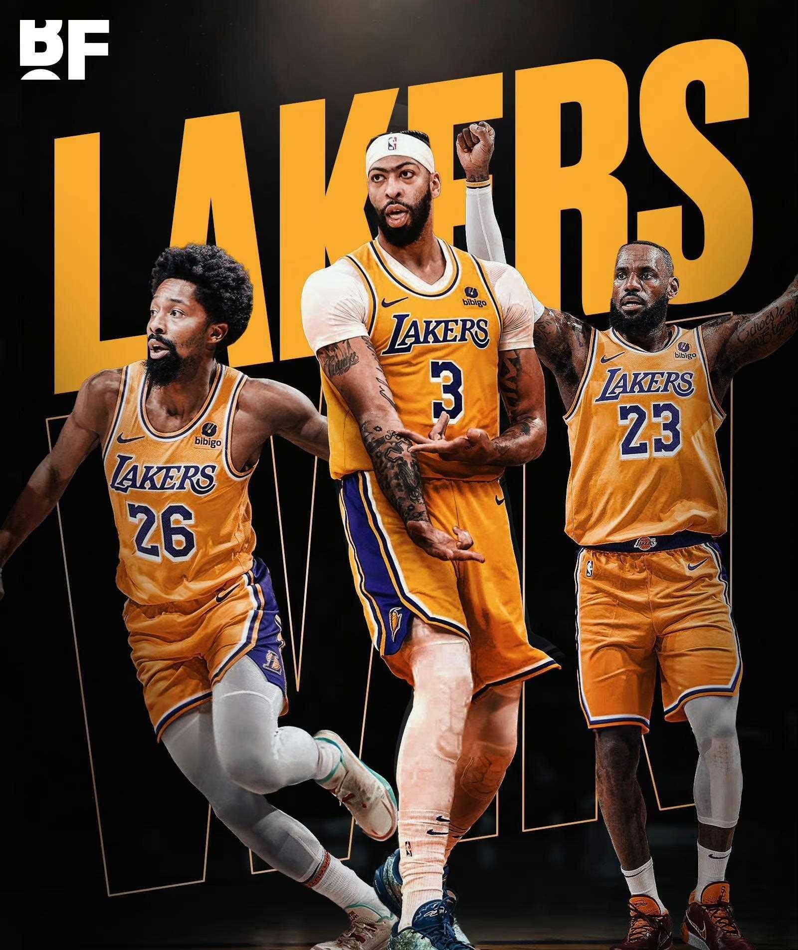 副攻在前排 副攻在前排