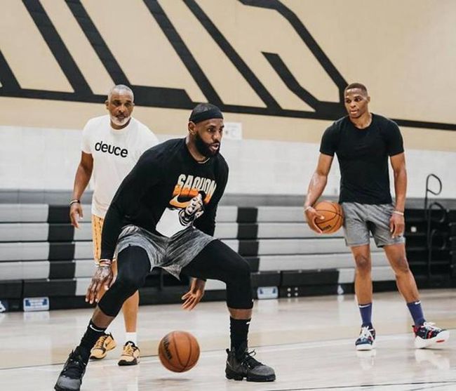 路稳定与团 路稳定与团