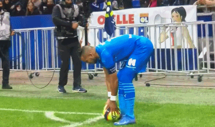 第三人跑动 第三人跑动